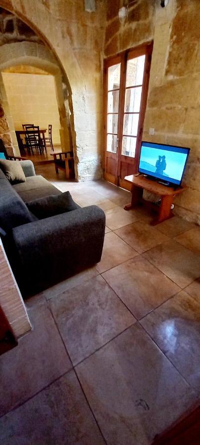 Ta Lucia Farmhouse With Private Pool And Bbq Villa Santa Lucija  Bagian luar foto